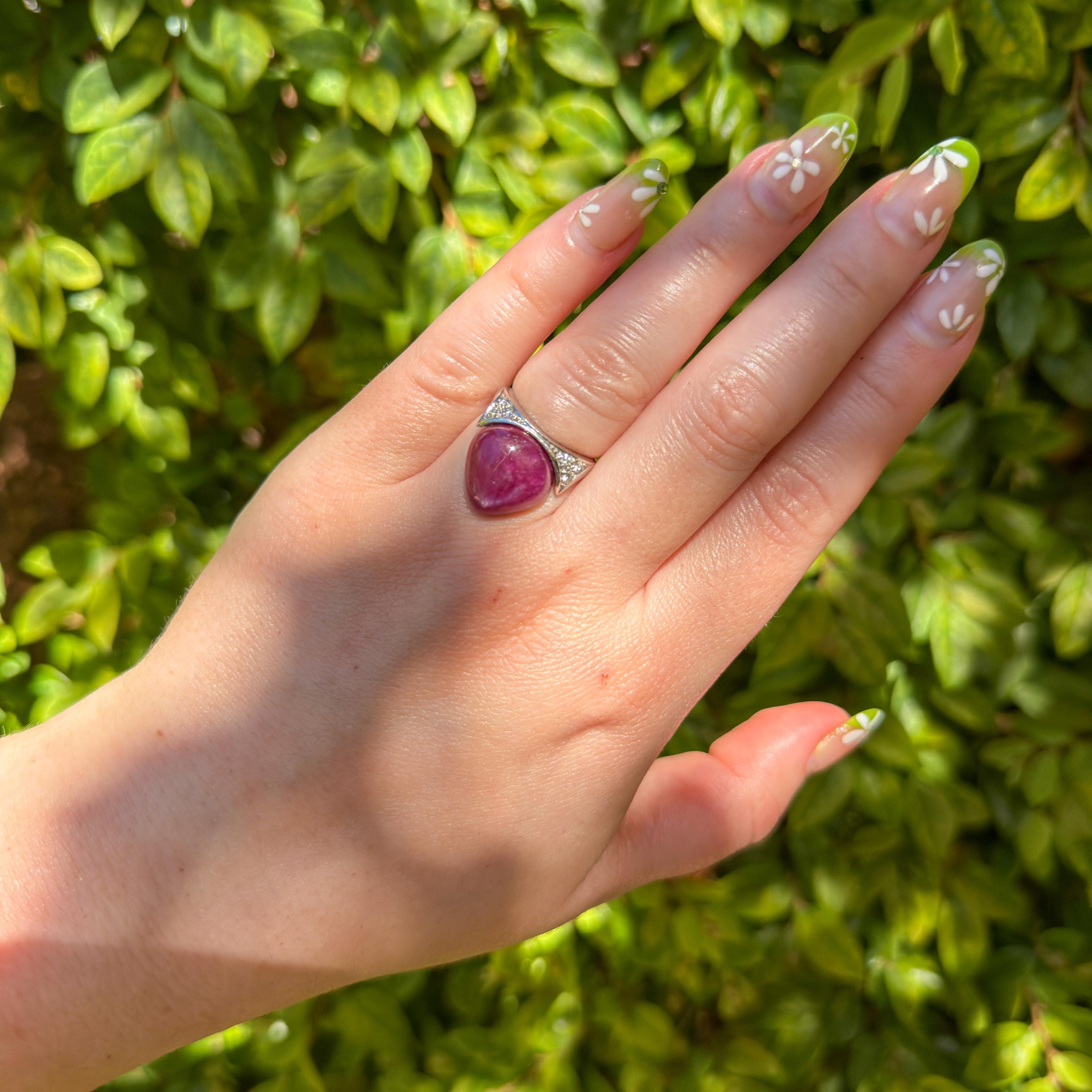 18K Cabochon Ruby & Diamond Ring