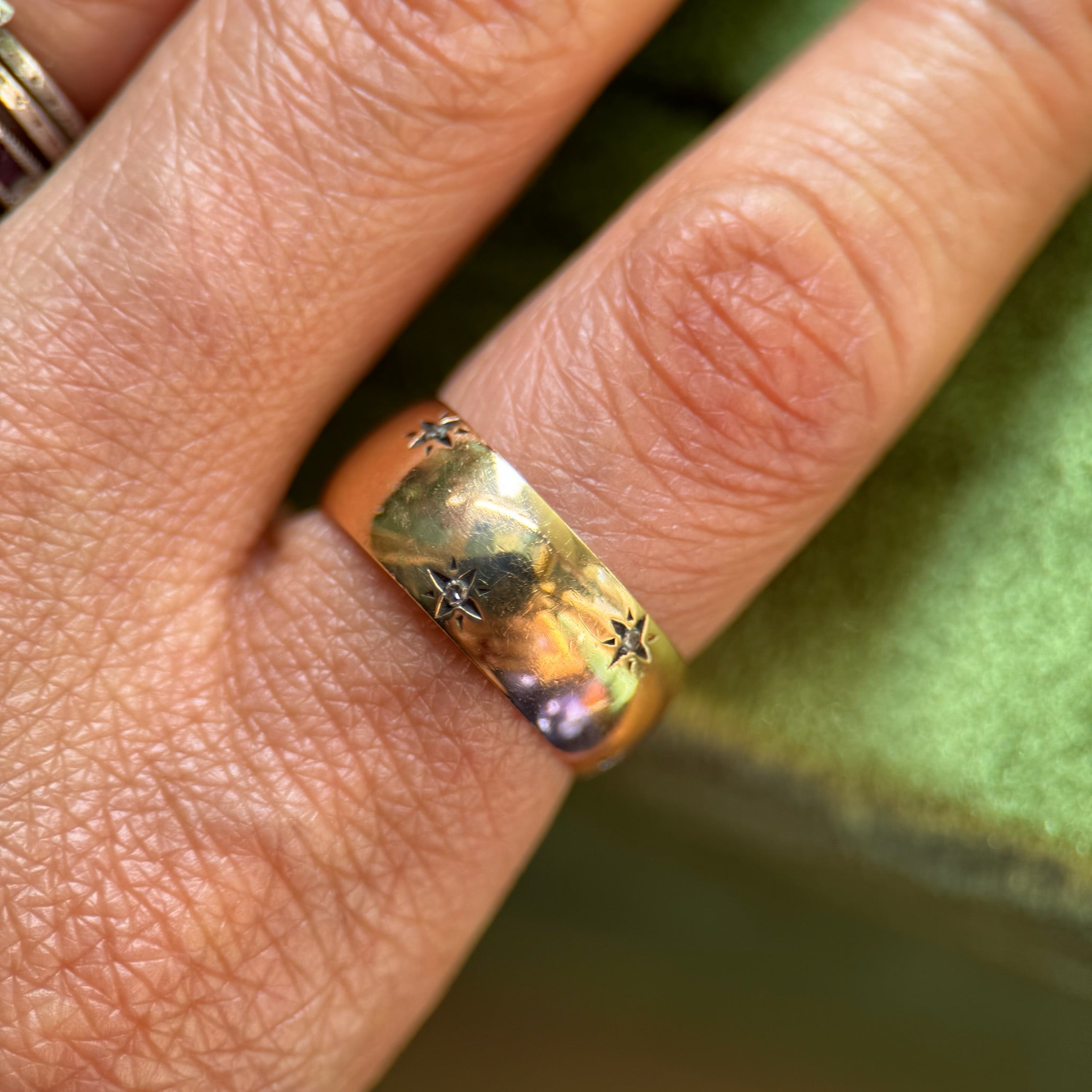 18K English Star Set Diamond Cigar Band