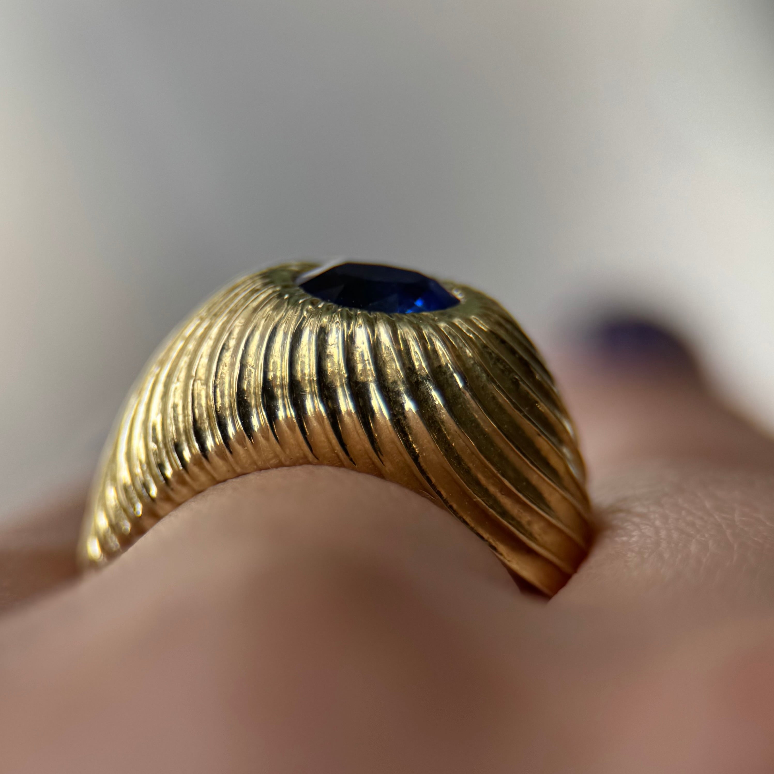 18k Yellow Gold Jean Schlumberger Heated Sri-Lankan Sapphire (GIA 1.85cts EST) 17.8gr Sz 7.75