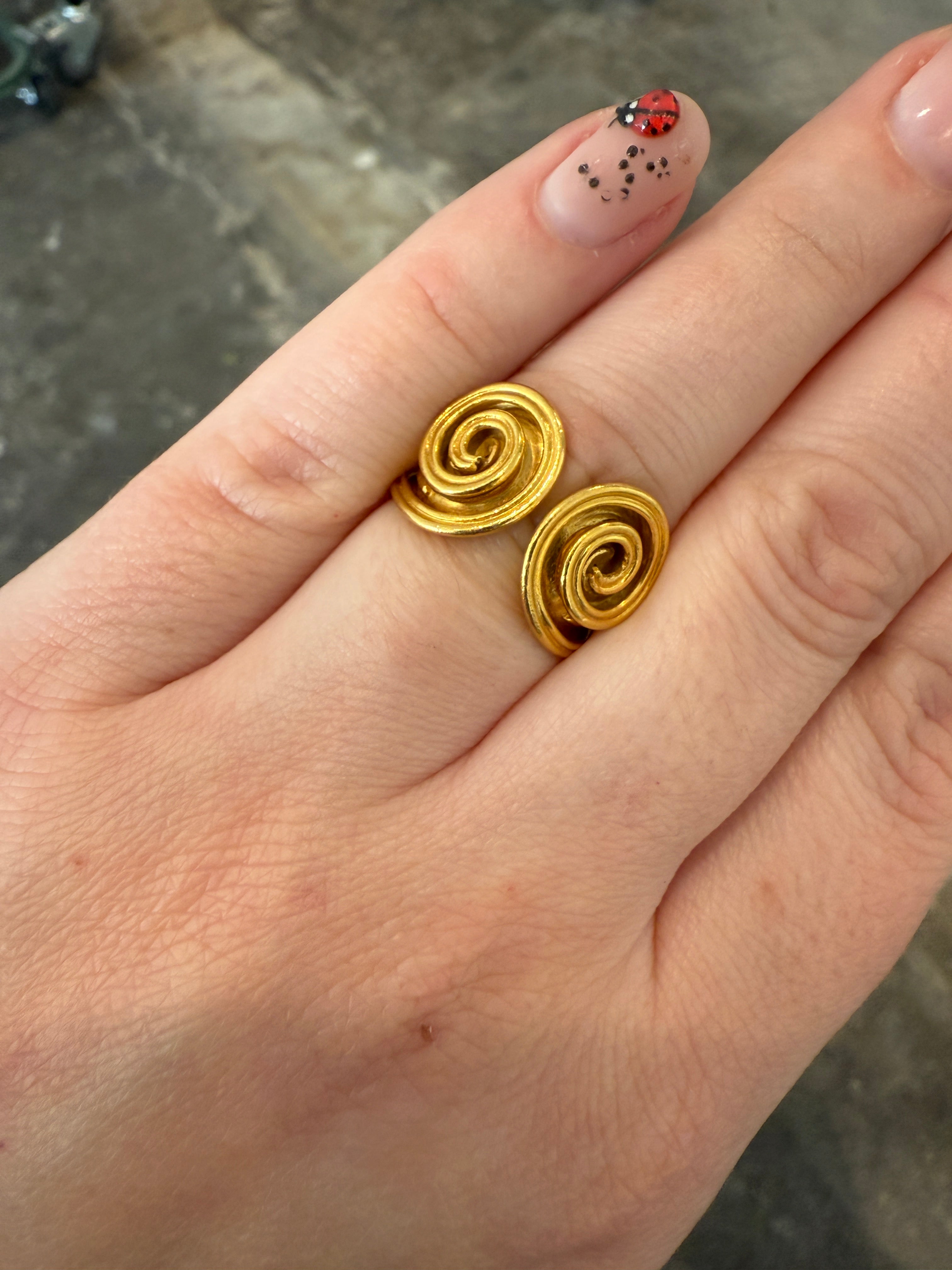 Vintage Lalounis 18K Yellow Gold Double Swirl Ring