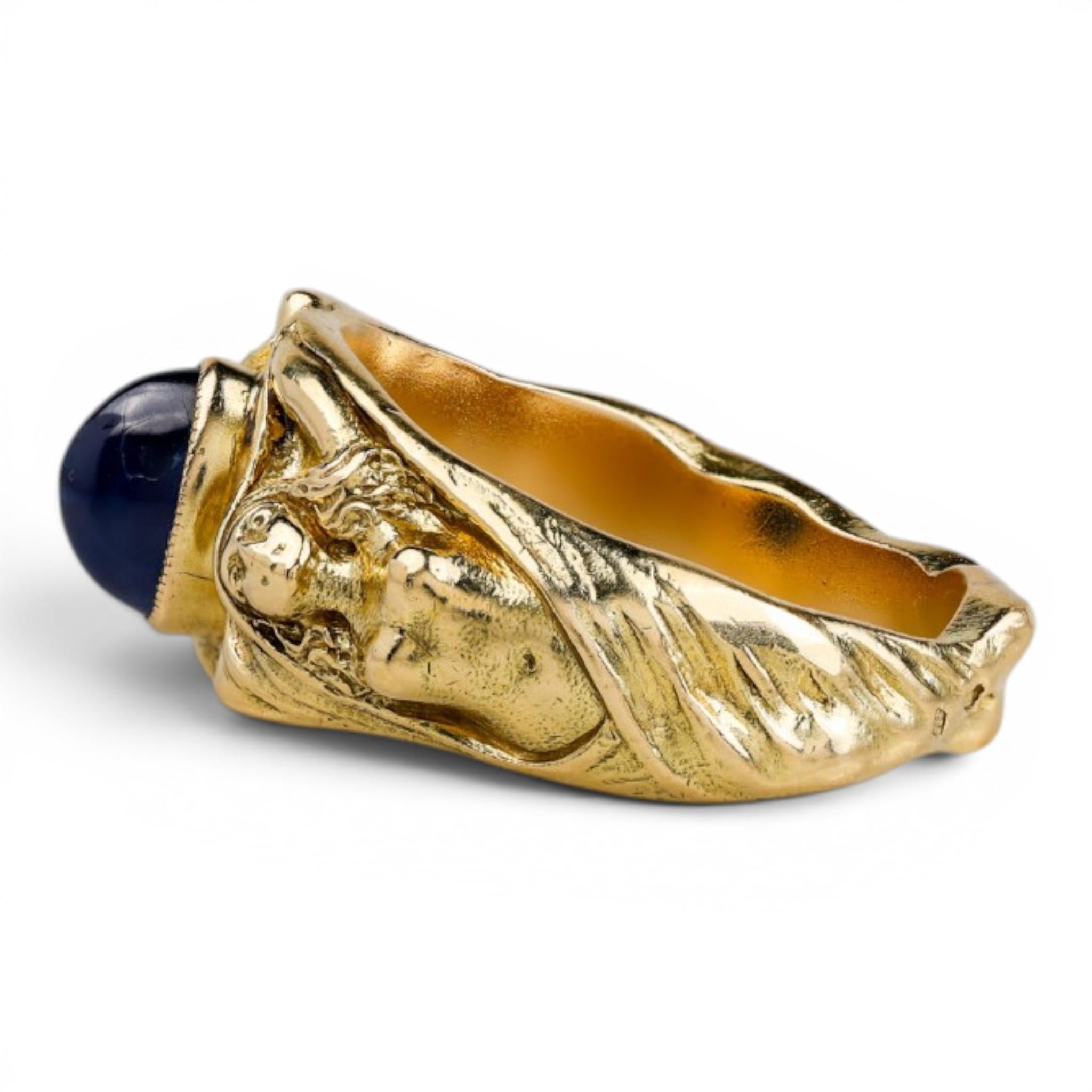 French Art Nouveau Sugarloaf Sapphire Ring