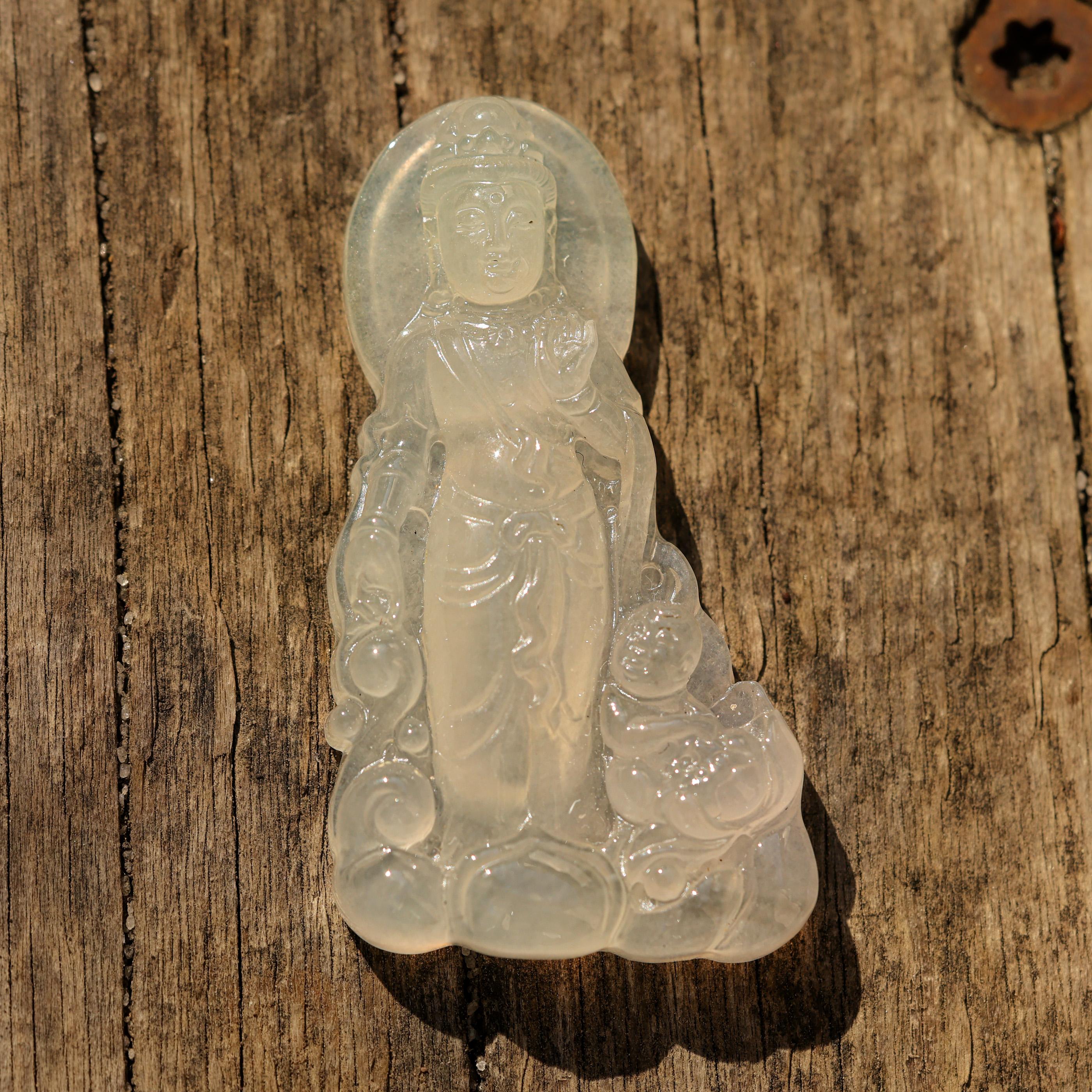 Colorless Jade Quanyin Carving