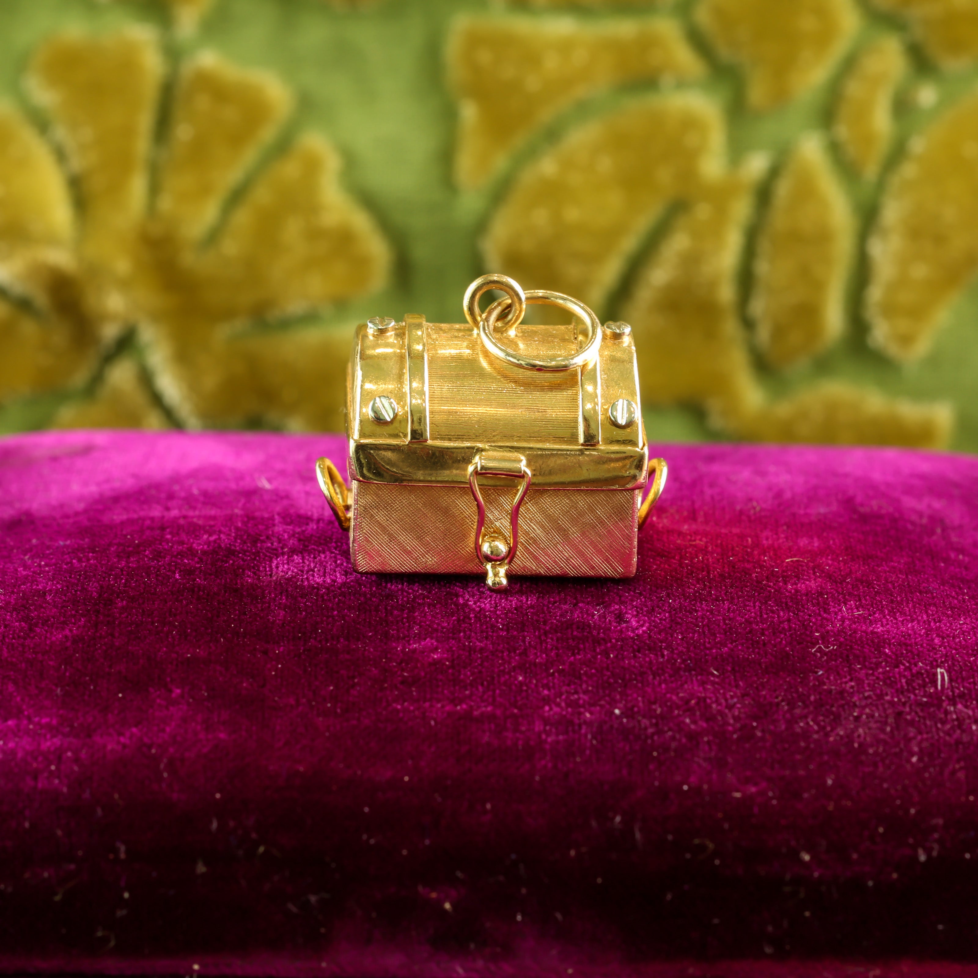 18K Retro Gold Treasure Chest Charm