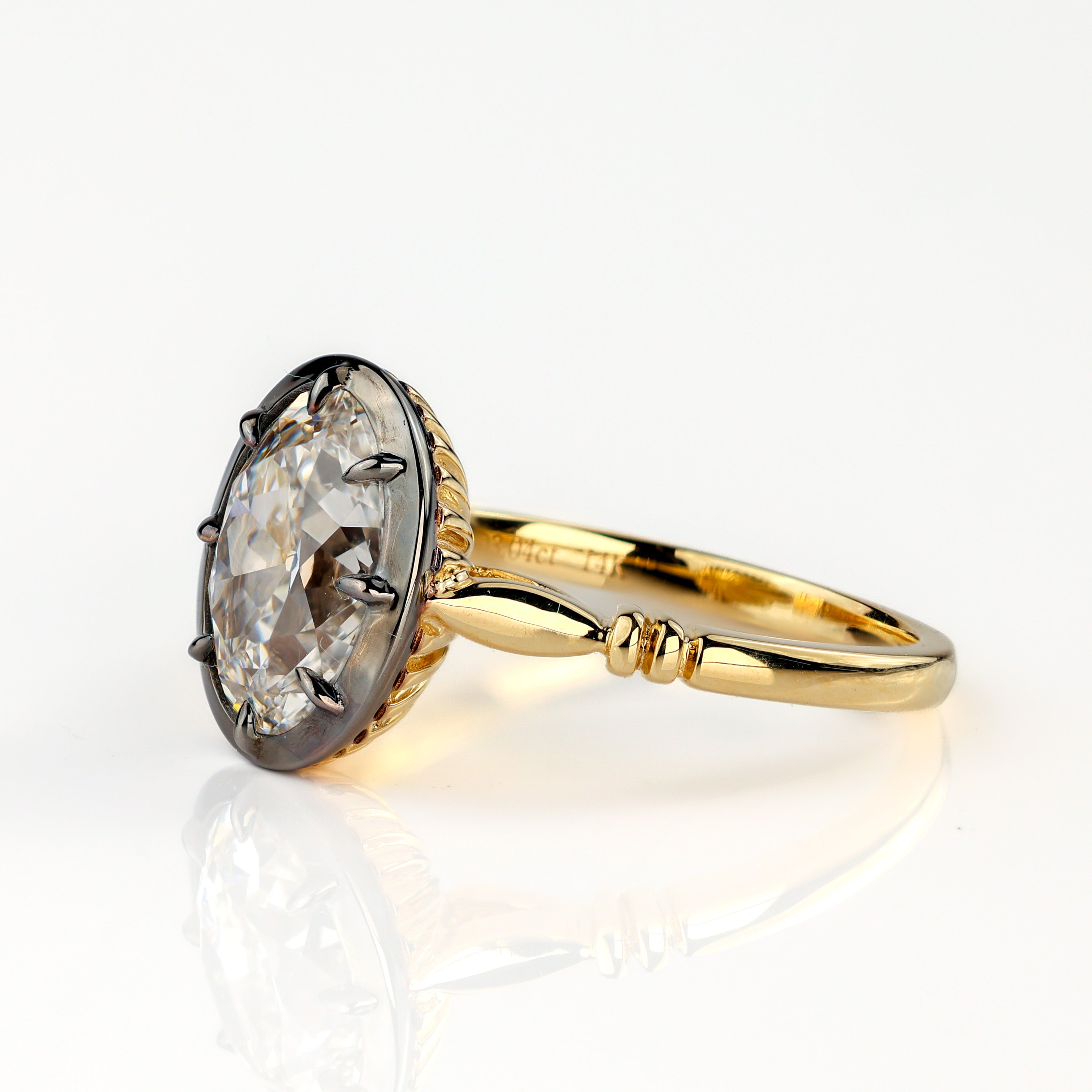The Caroline - Antique Oval