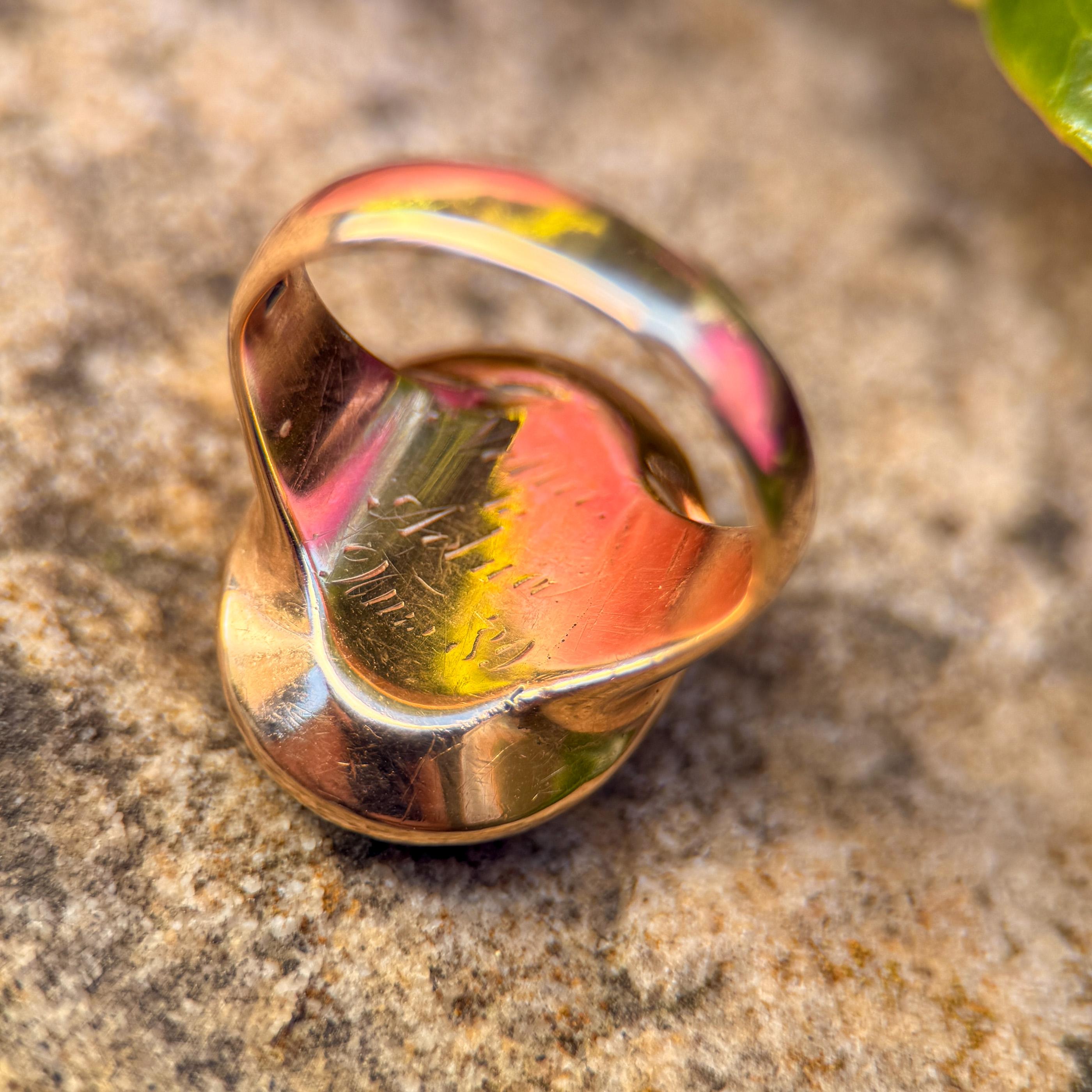 Victorian 14K Yellow Gold Agate Signet Ring