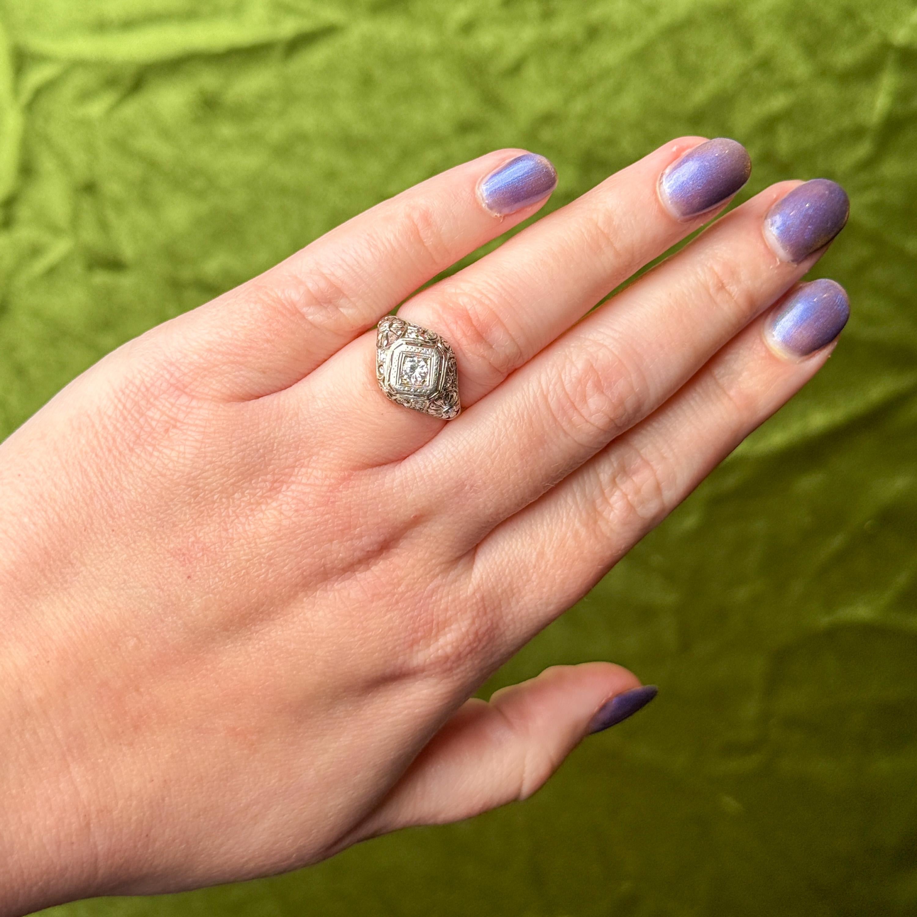 Edwardian Platinum & Diamond Filigree Ring
