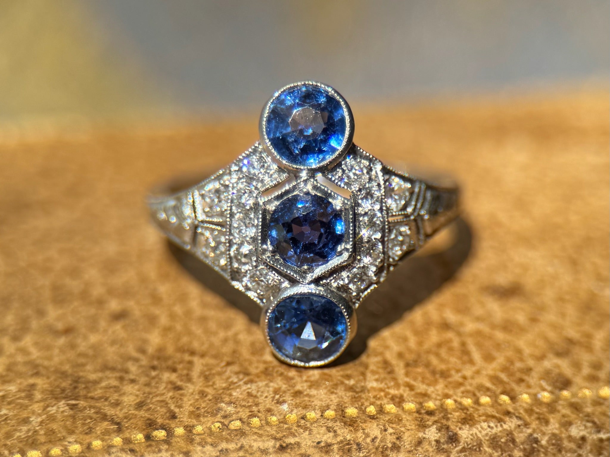 Edwardian 3 Stone Yogo Gulch Sapphire & Diamond Stoplight Ring