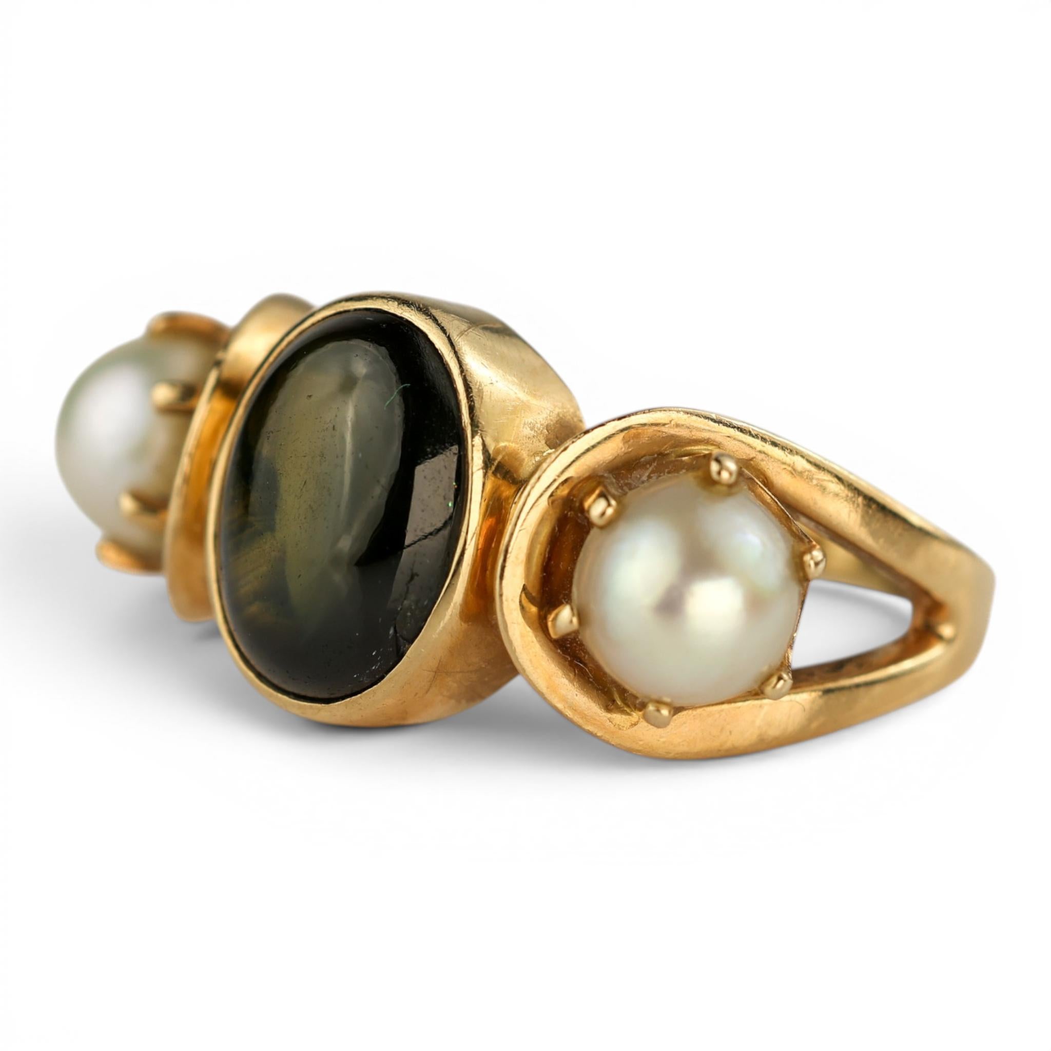 Vintage Green Star Sapphire Ring with Pearls