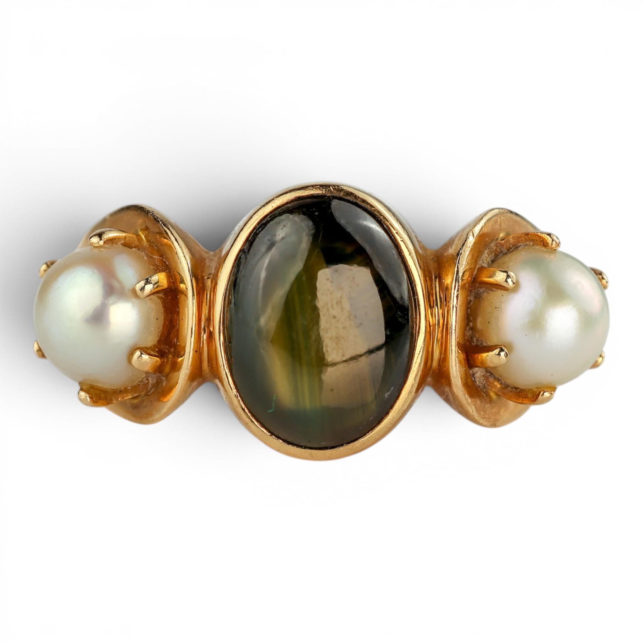 Vintage Green Star Sapphire Ring with Pearls