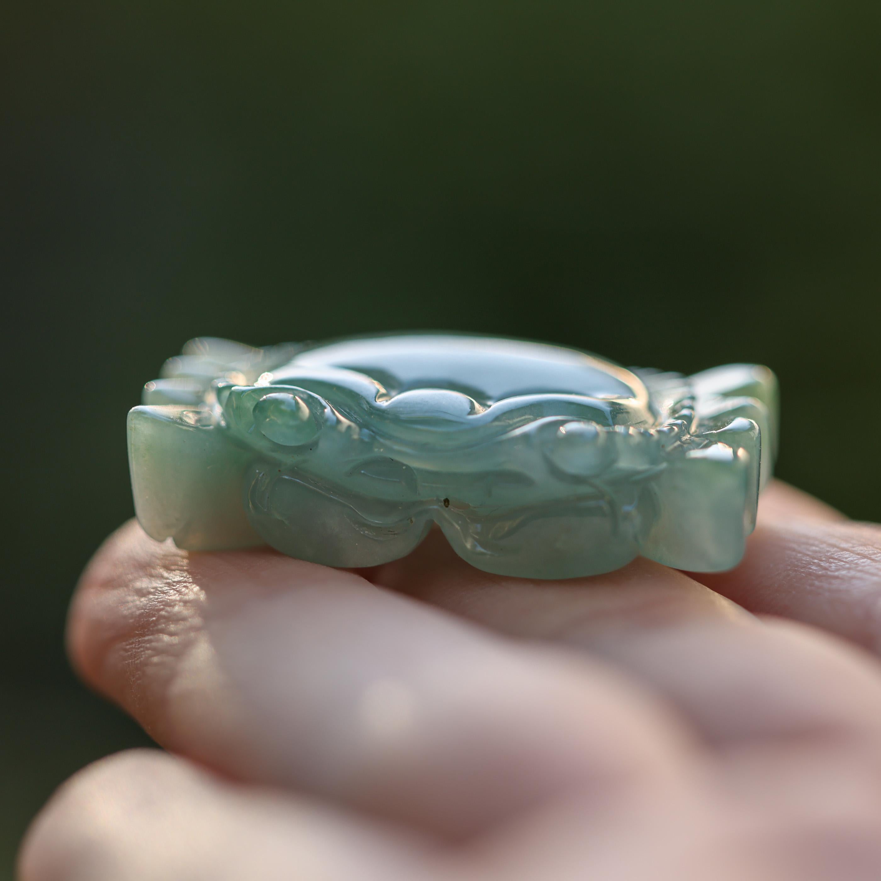 Light Green Jade Crab Carving