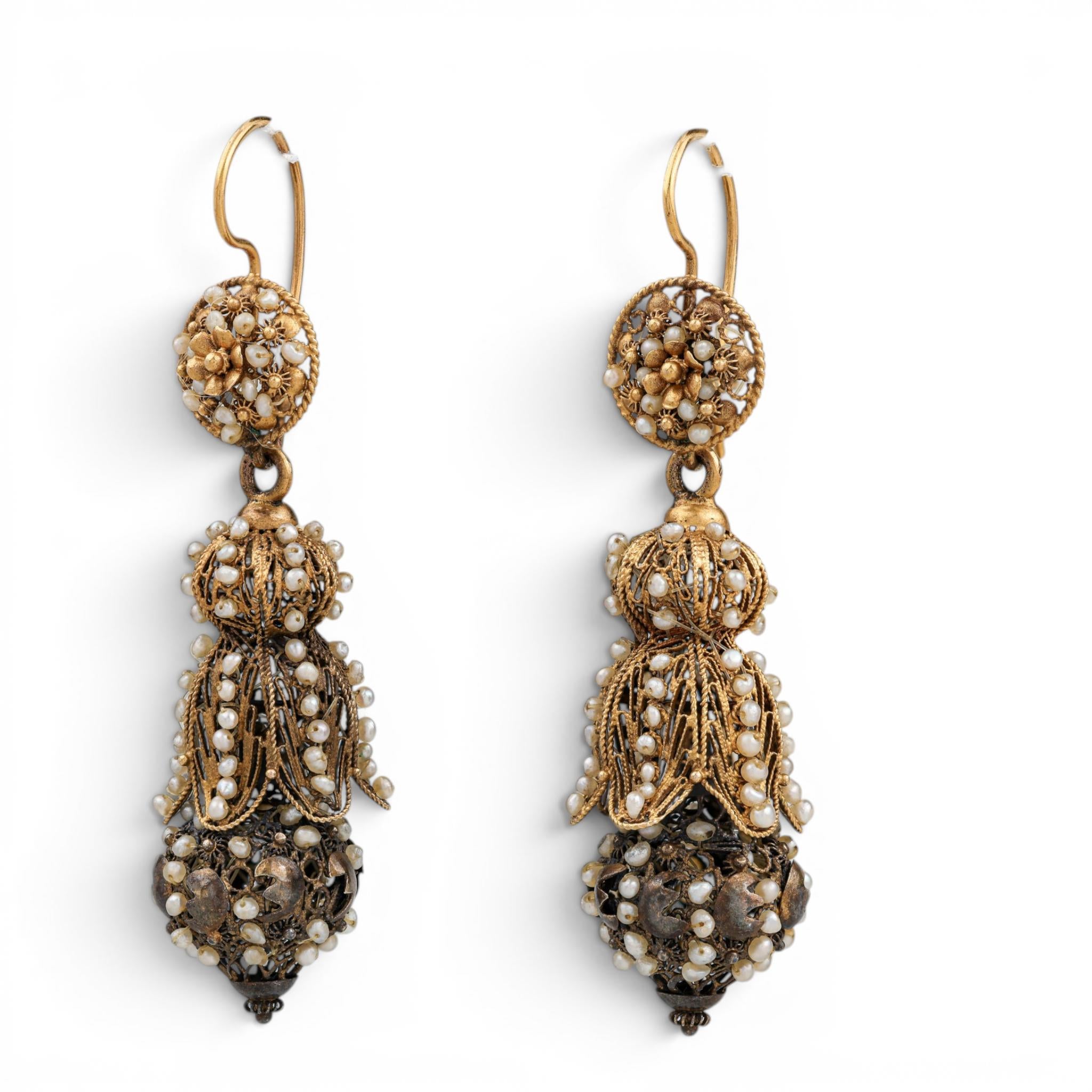 Spanish Georgian Era Pearl Gold Filigree Dangle Earrings