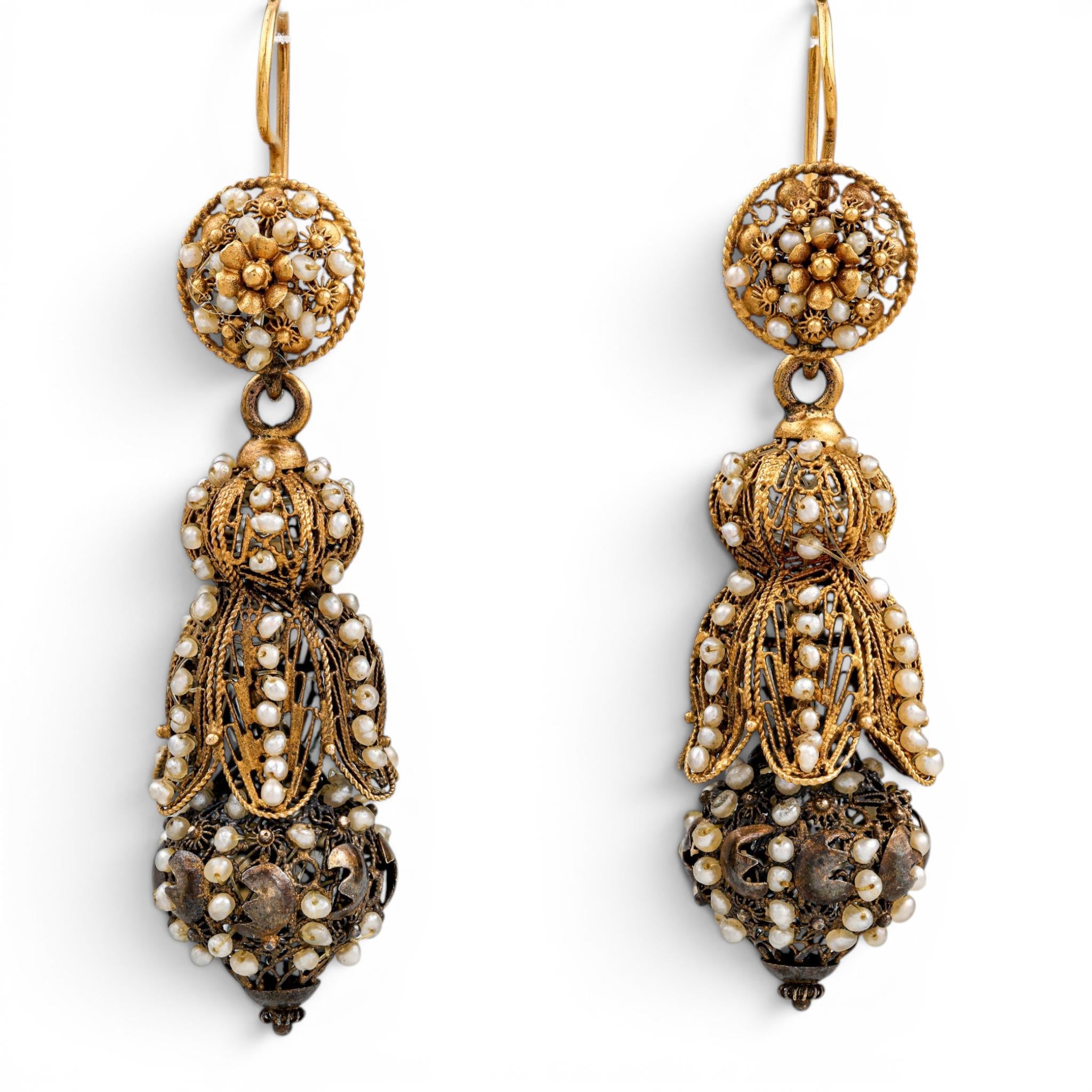 Spanish Georgian Era Pearl Gold Filigree Dangle Earrings