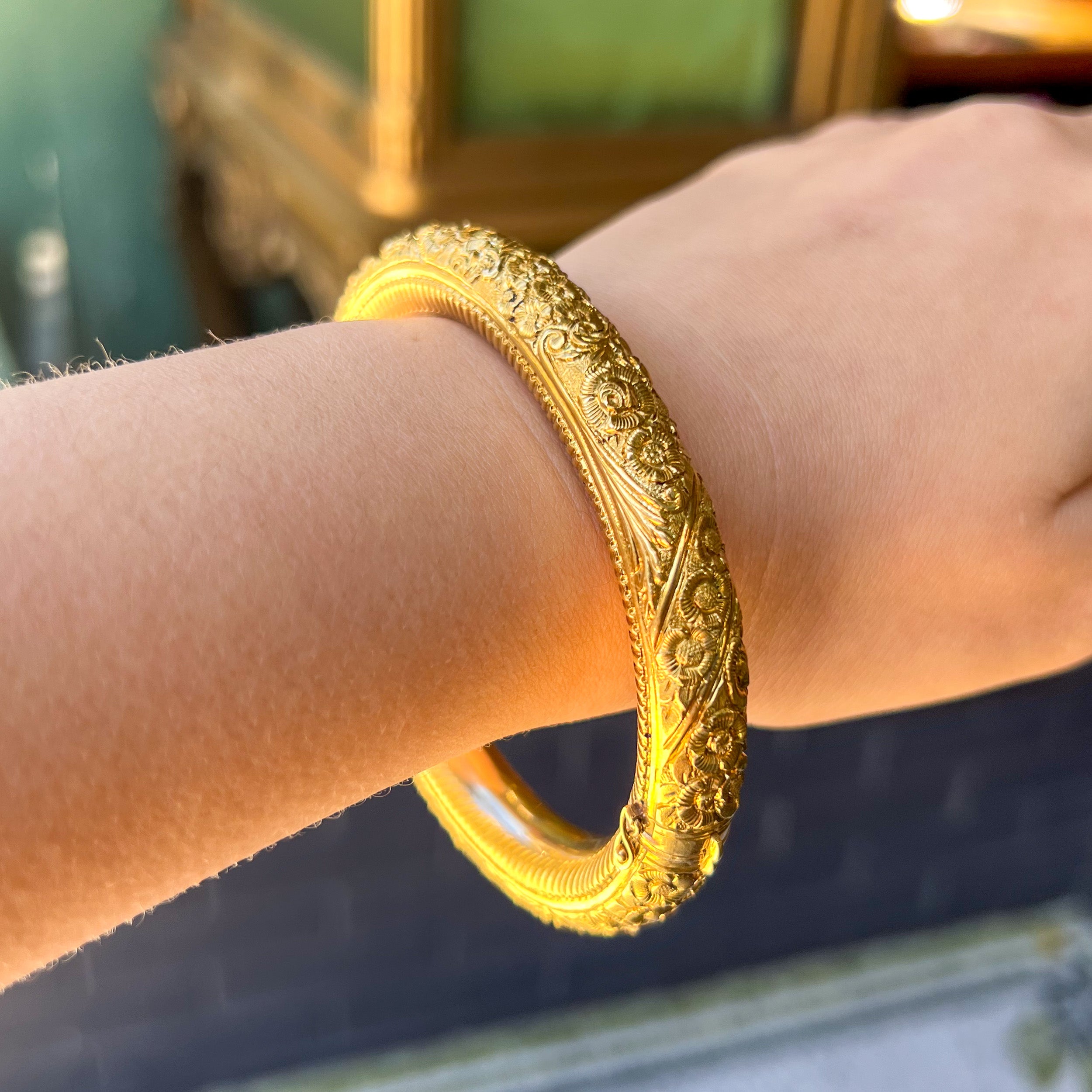 Antique Victorian 18K Floral Chased Hinged Bangle Bracelet