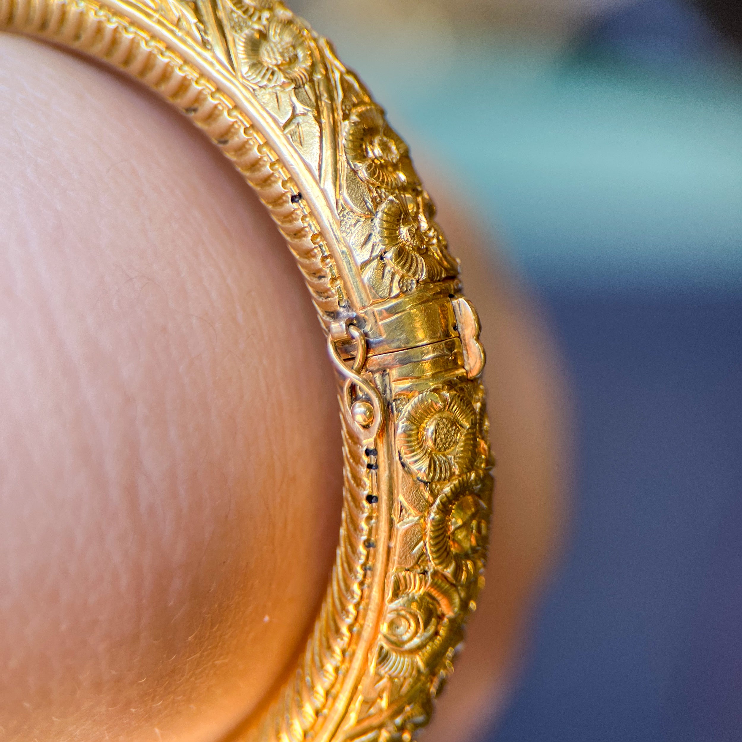 Antique Victorian 18K Floral Chased Hinged Bangle Bracelet