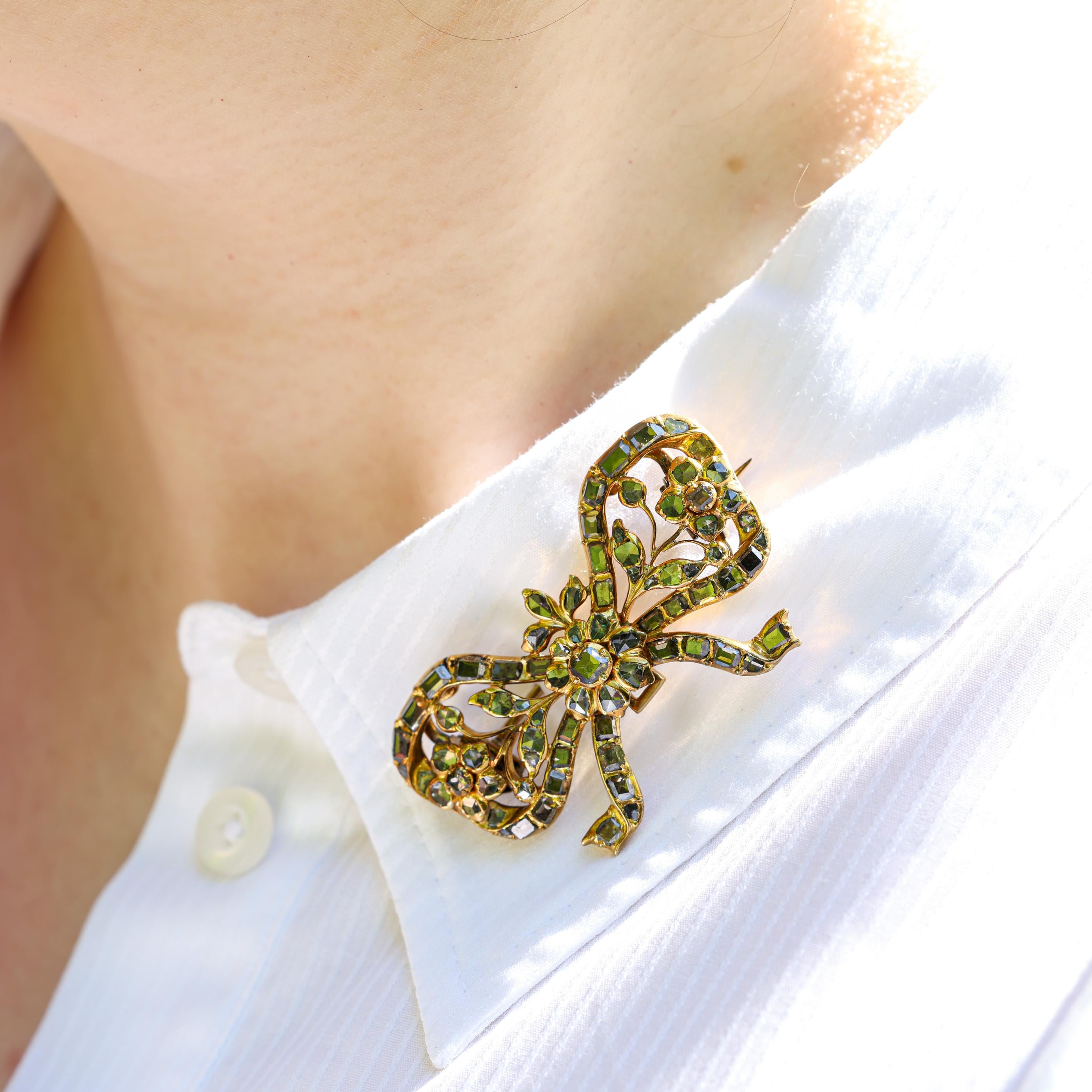 Georgian 18K Yellow Gold Diamond Bow Stomacher Brooch