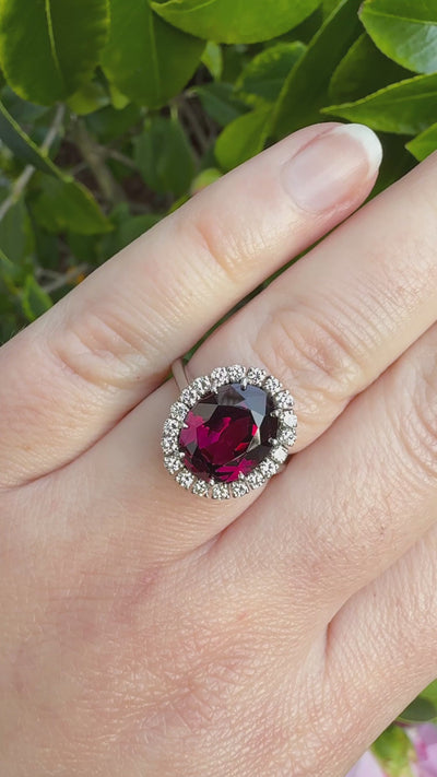 Vintage 5.3ct Garnet & Diamond Cluster Halo Ring